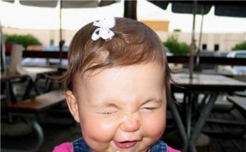 Bebeklerin Limonla İlk Tanışma Anı