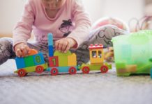 Çocuklara Çok Fazla Oyuncak Almak İyi Bir Fikir Mi?